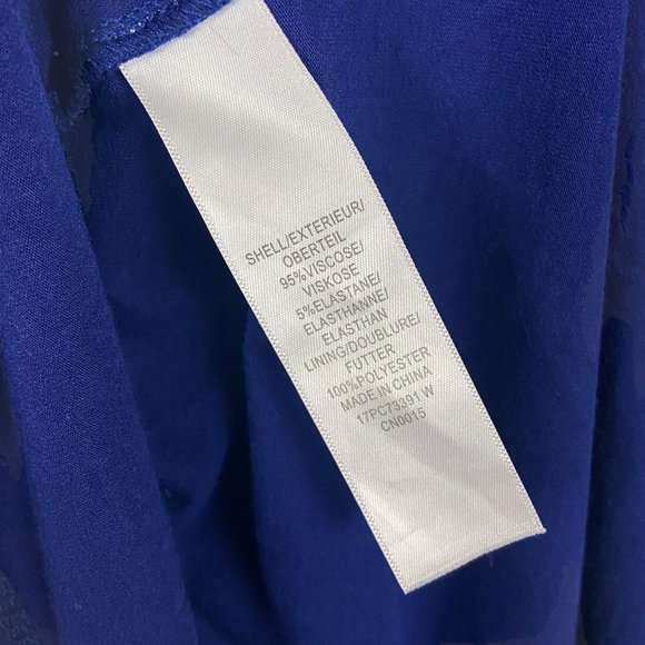 Adrianna Papell V-Neck Sharkbite Hem 3/4 Sleeve Top 1X - Picture 6 of 7